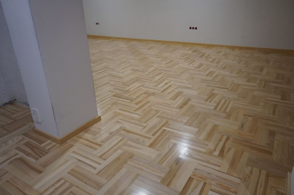 Cokoly Jesionowe I Dokladanie Parkietu 04