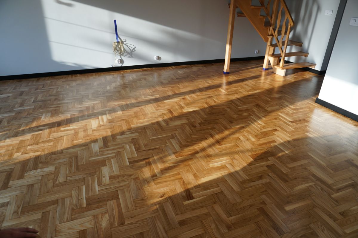 Czarna Listwa Przypodłogowa