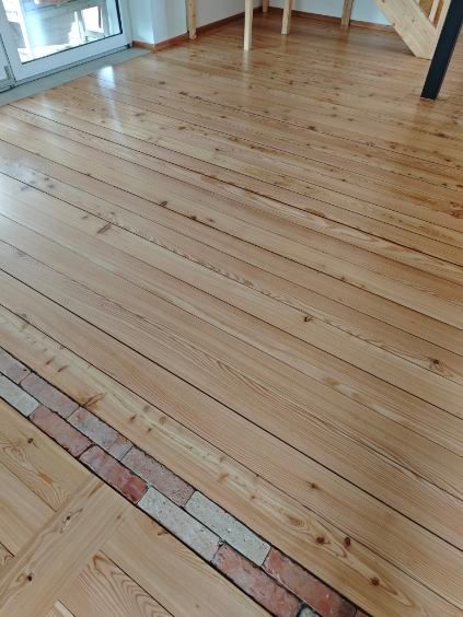 Deski Modrzew Lite Cyklinowanie Lakierowanie 010