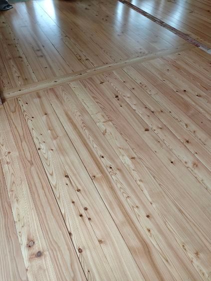 Deski Modrzew Lite Cyklinowanie Lakierowanie 05