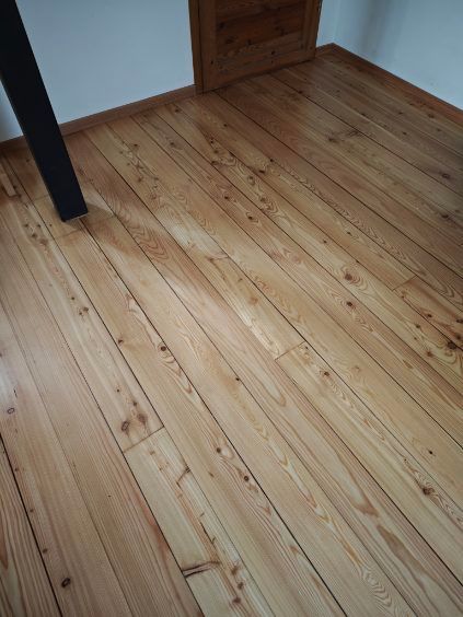 Deski Modrzew Lite Cyklinowanie Lakierowanie 08