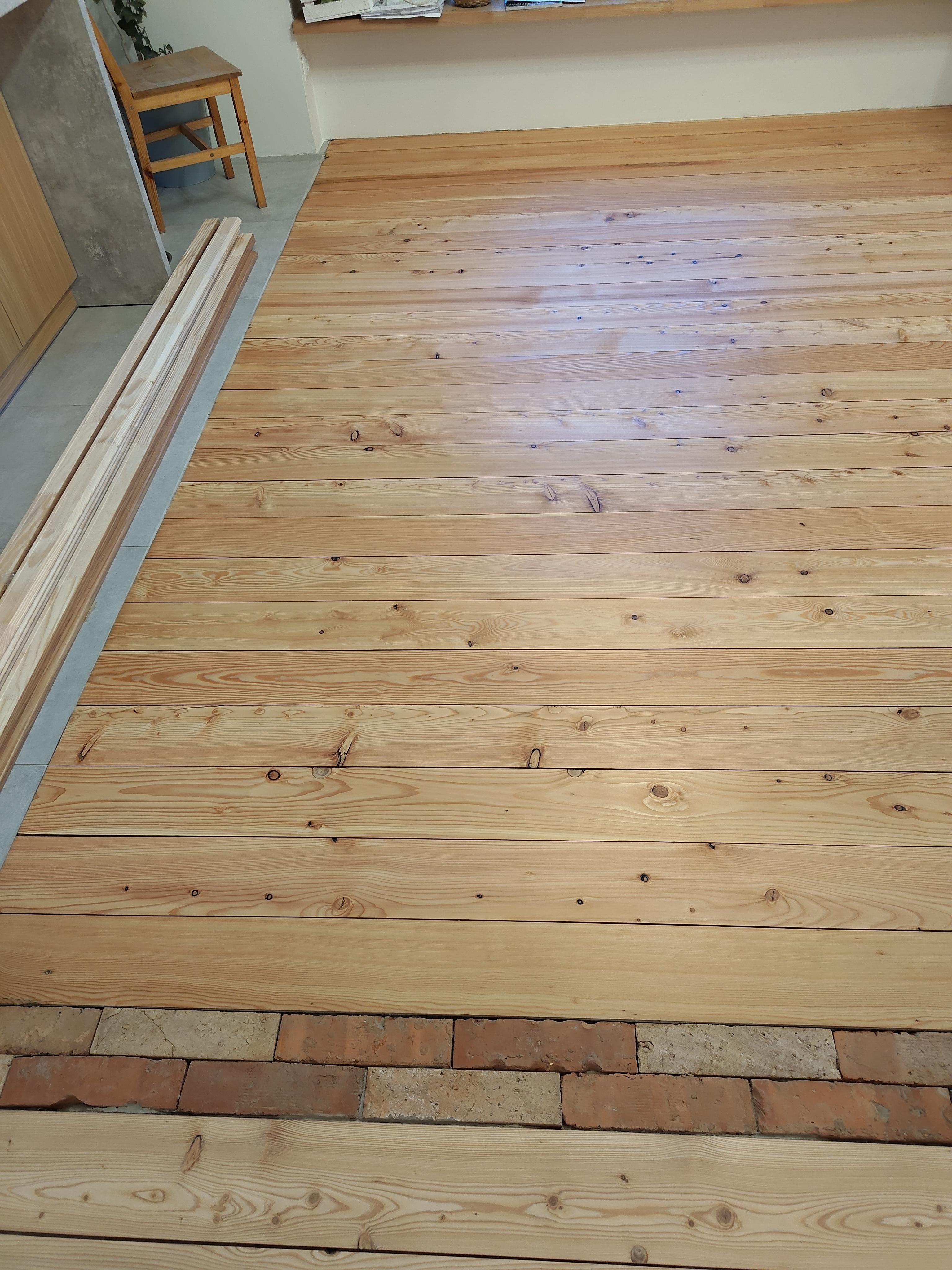 Deski Modrzew Lite Cyklinowanie Lakierowanie 09