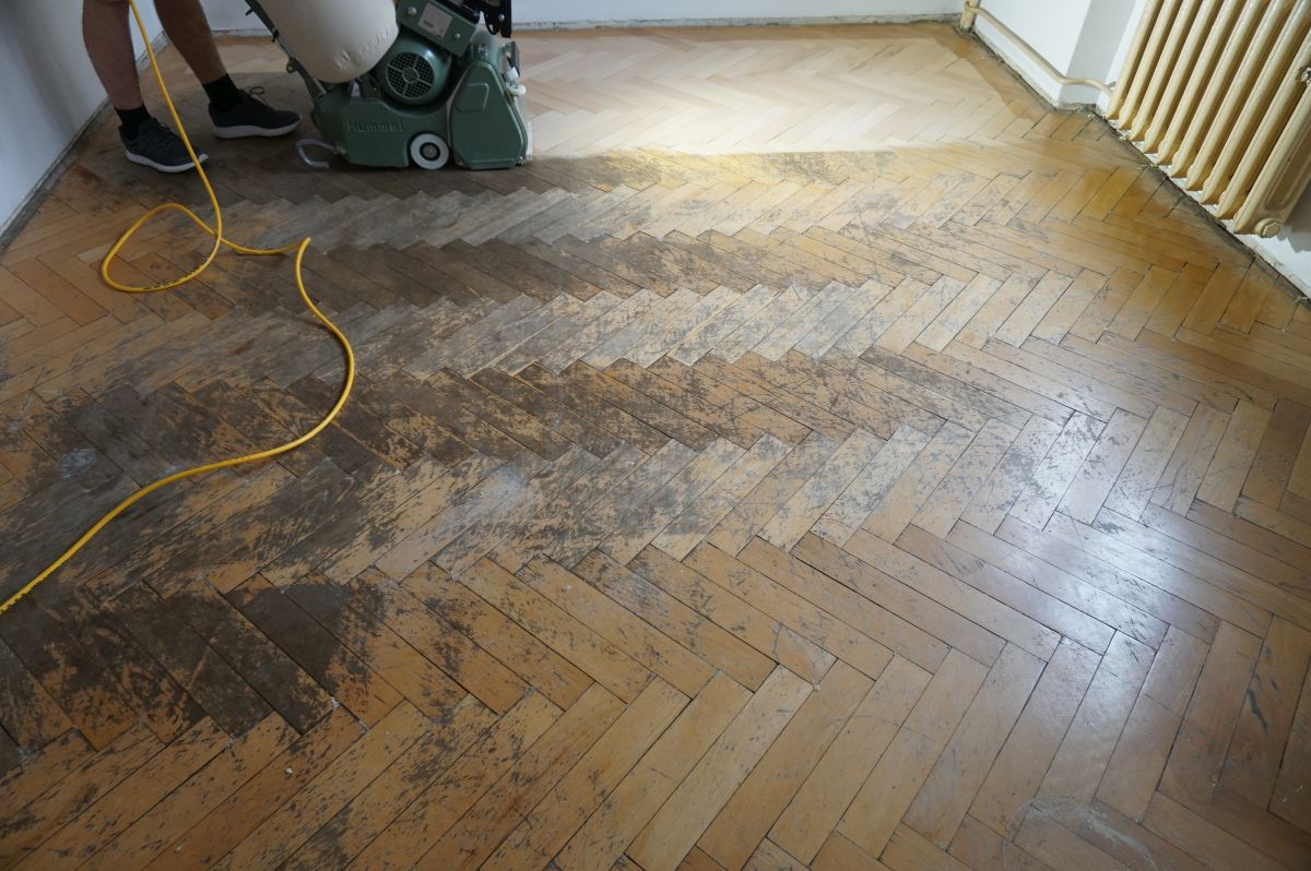 Podklejanie Cyklinowanie Parkietu Bukowego Przed 04