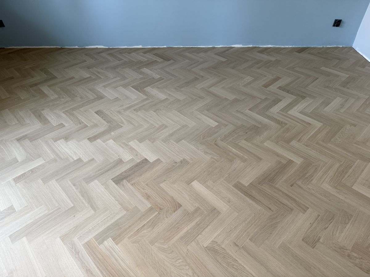 Tradycyjny Parkiet Debowy Efekt Surowego Drewna 04