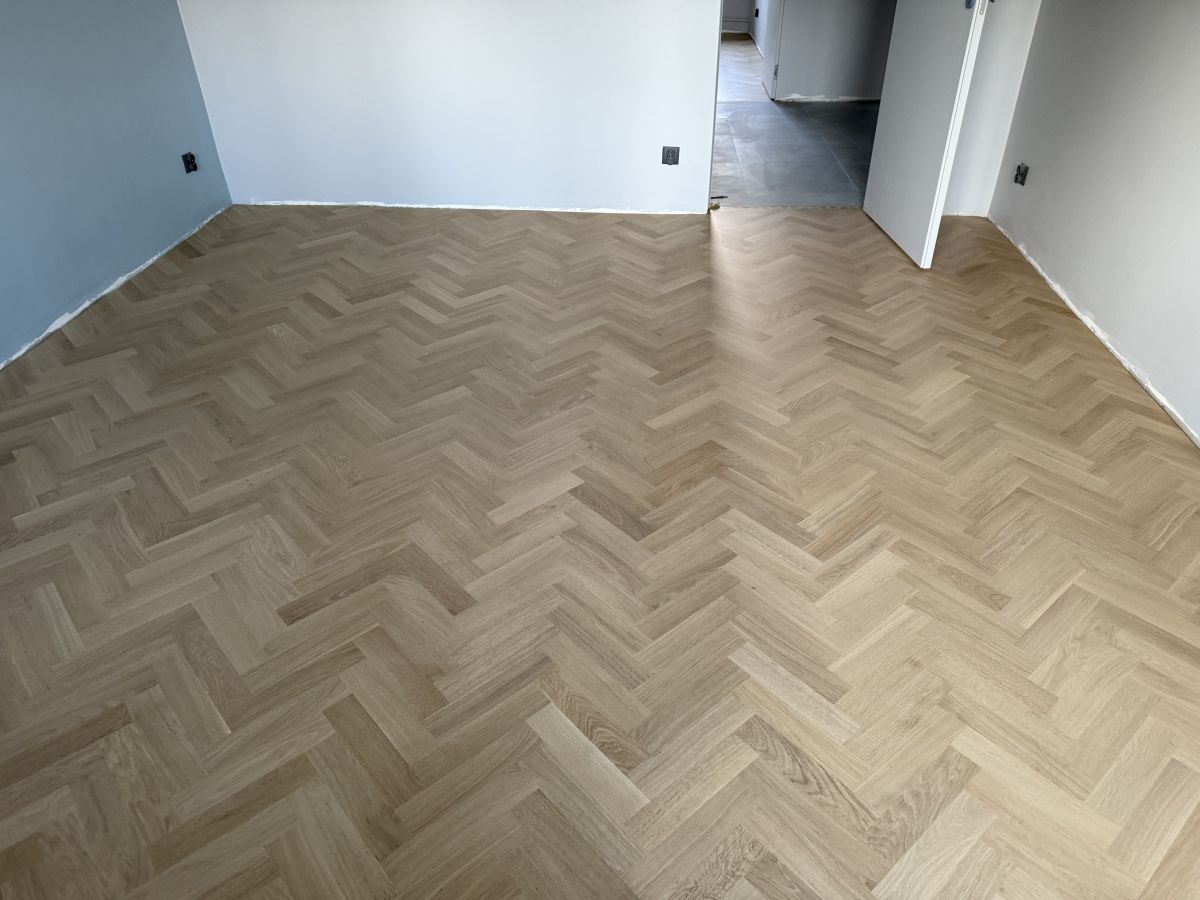 Tradycyjny Parkiet Debowy Efekt Surowego Drewna 09