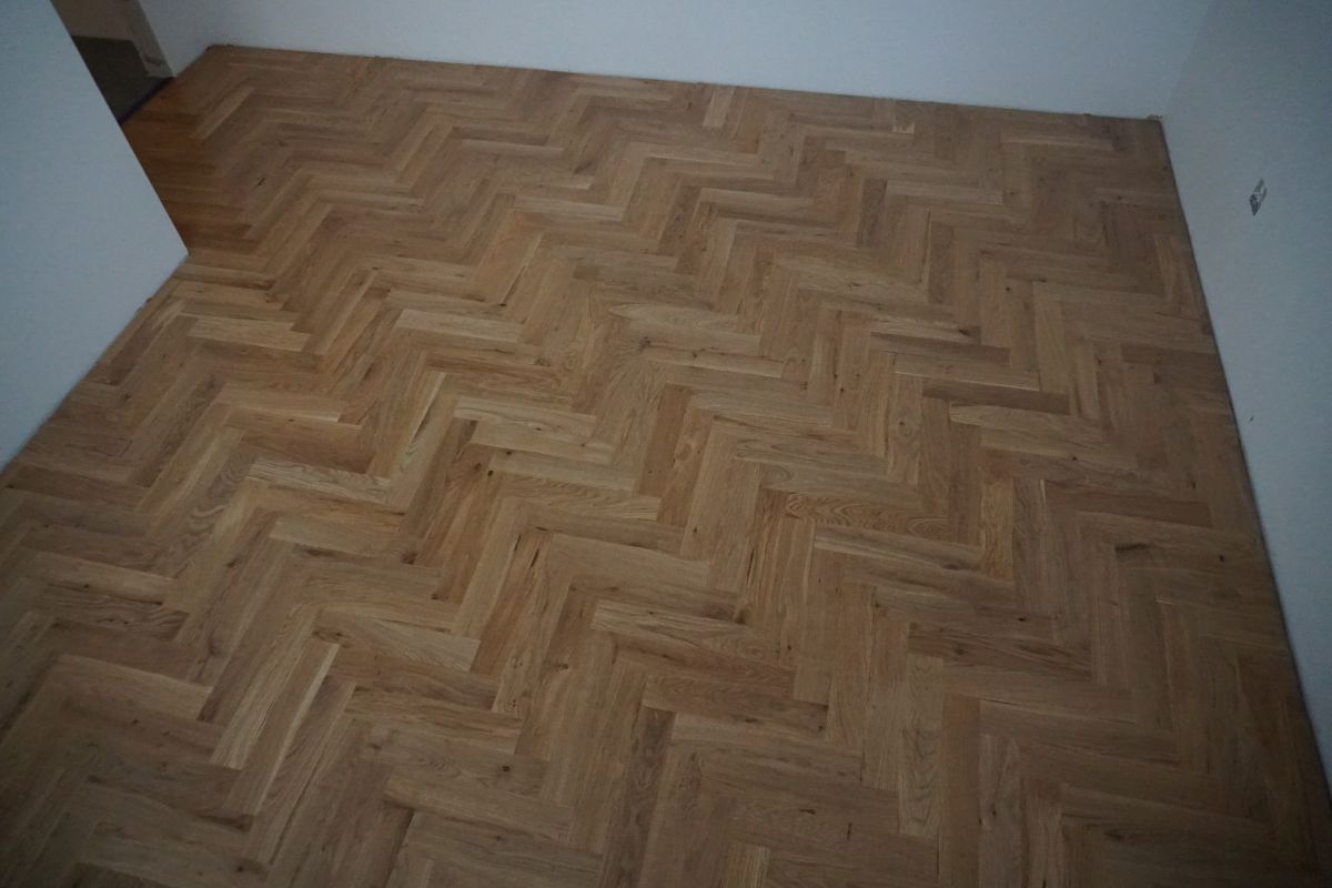 Klasyczny Parkiet Dab 06