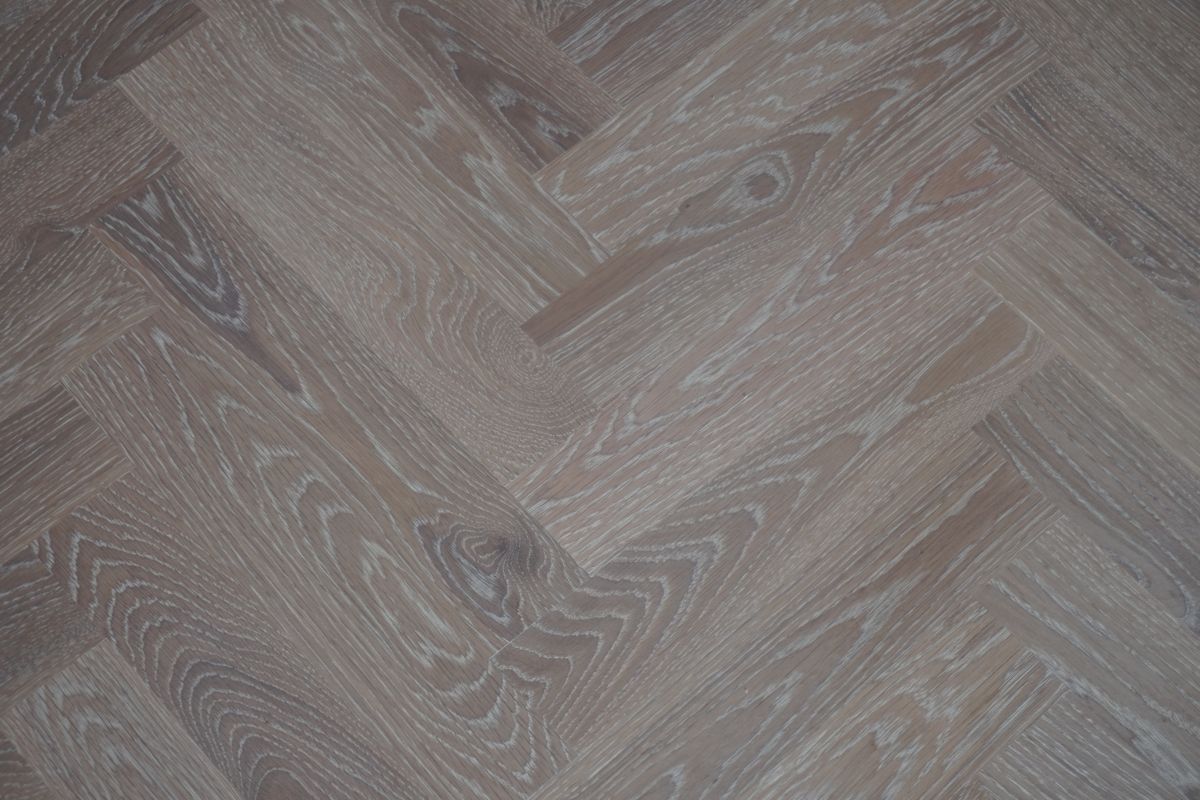 Wybielenie Parkietu Debowego Ulozonego W Jodelke 03